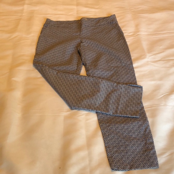 Eliane Rose Stretchy Preppy Classic Navy Blue & White Cropped Pants 8 - Picture 1 of 11